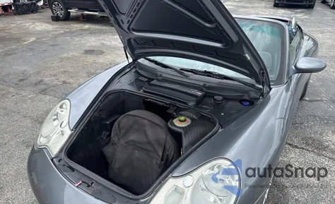 2003 Porsche 911 Carrera 2 z USA, uszkodzony, nr VIN WP0CA29903S651323